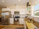 Fully equipped kitchen with all new appliances 